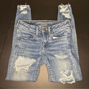 American Eagle Women's Blue Distressed Jeans